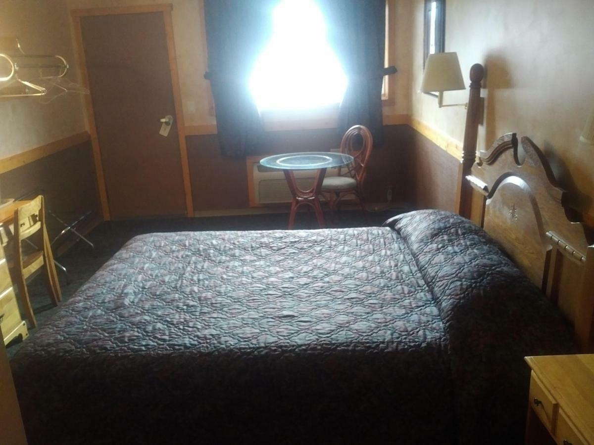 Algoma Motel Уауа Екстериор снимка