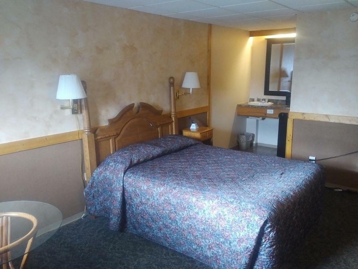 Algoma Motel Уауа Екстериор снимка
